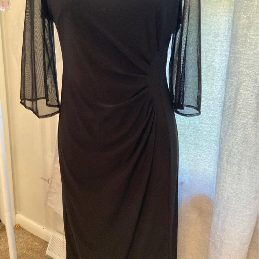 Dress - Picture 5 of 7